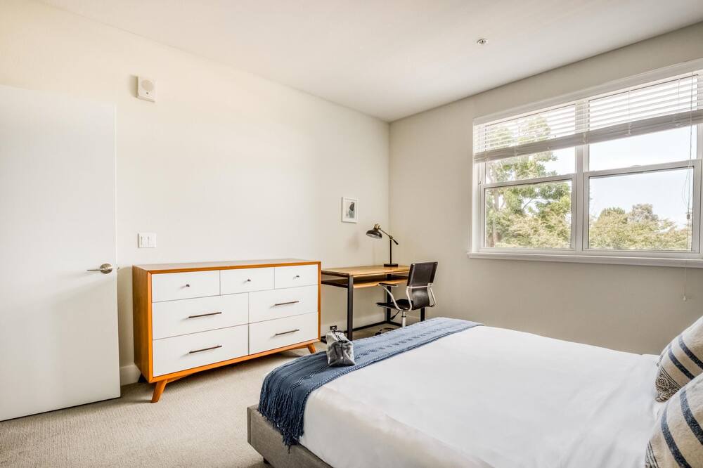 Photo of Bedroom in Centerville