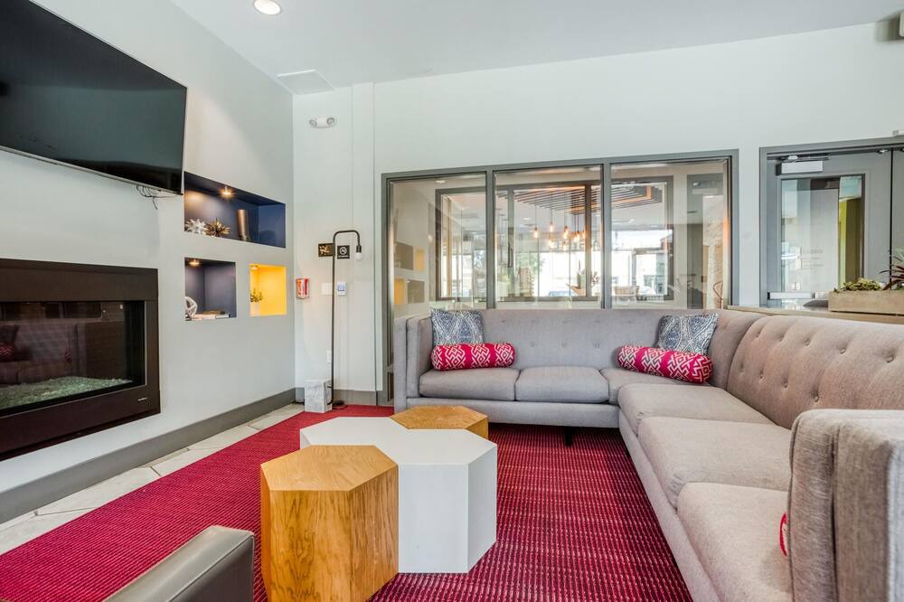 Photo of Livingroom in Centerville