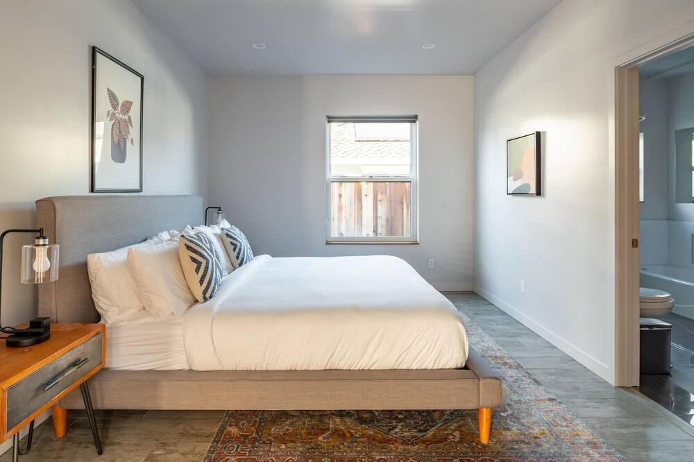 Photo of Bedroom in Northside