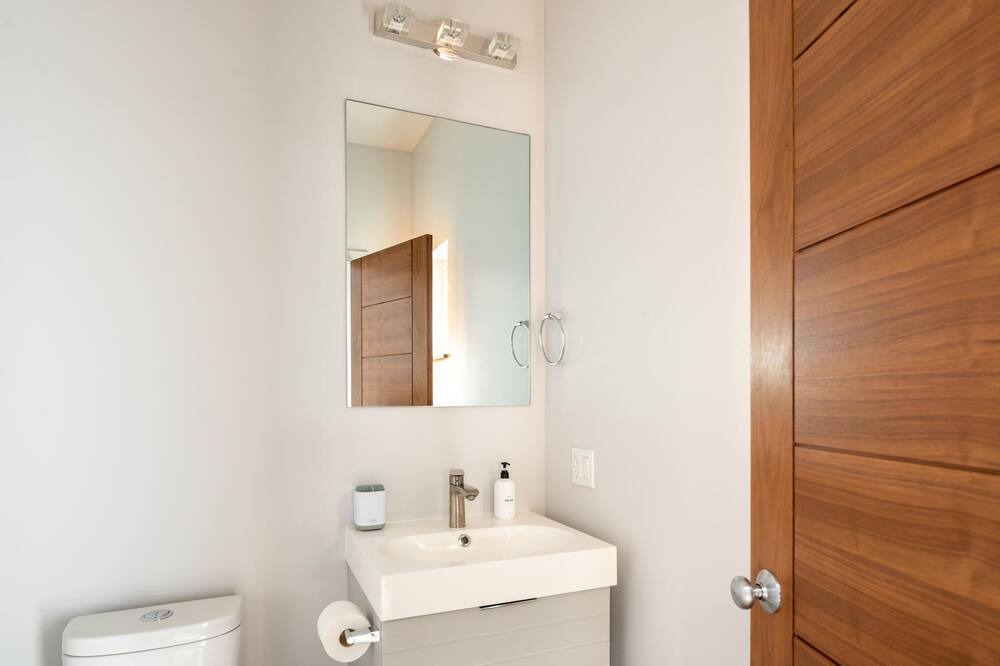 Photo of Bathroom in Northside