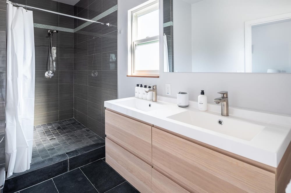 Photo of Bathroom in Northside