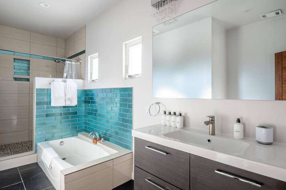 Photo of Bathroom in Northside
