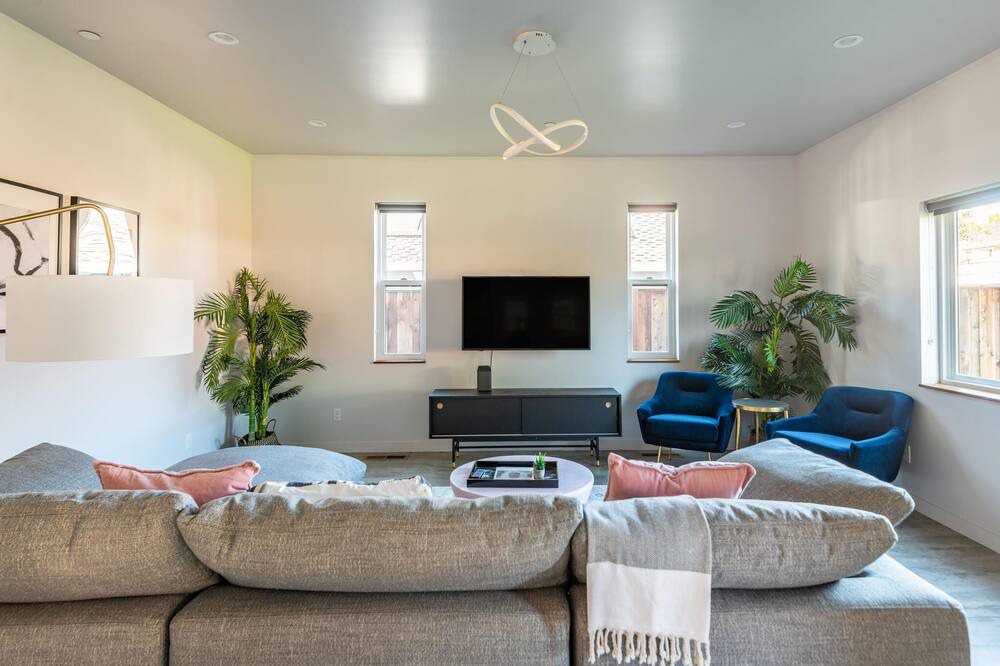 Photo of Livingroom in Northside