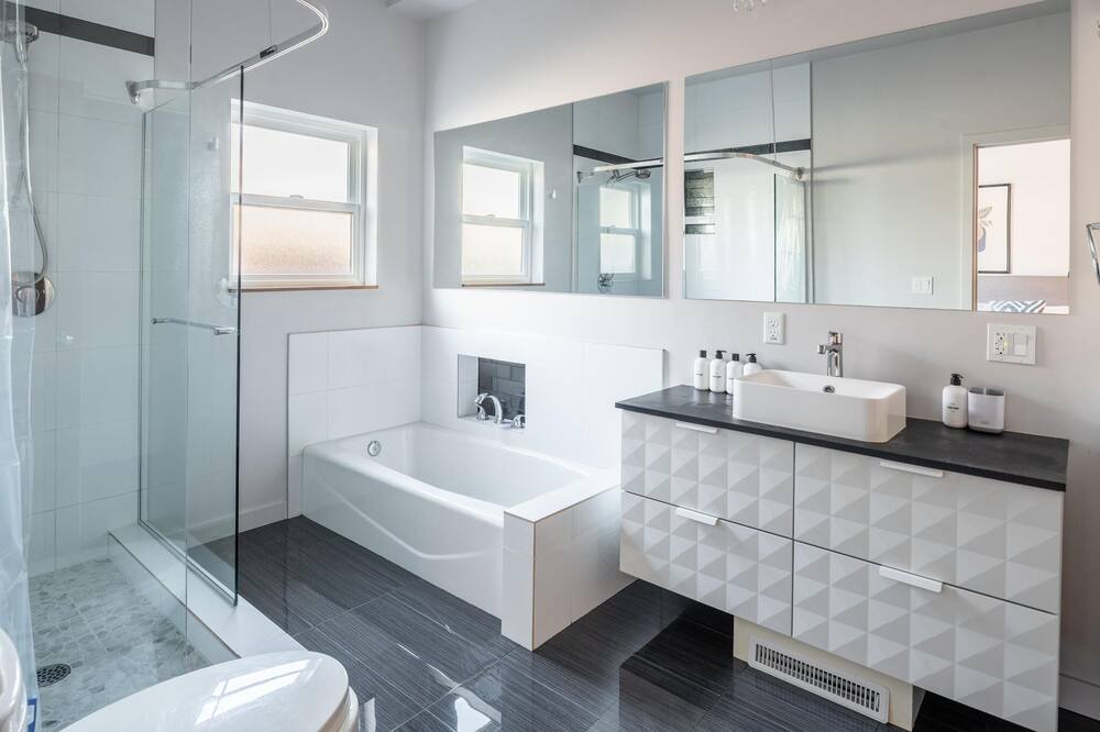 Photo of Bathroom in Northside