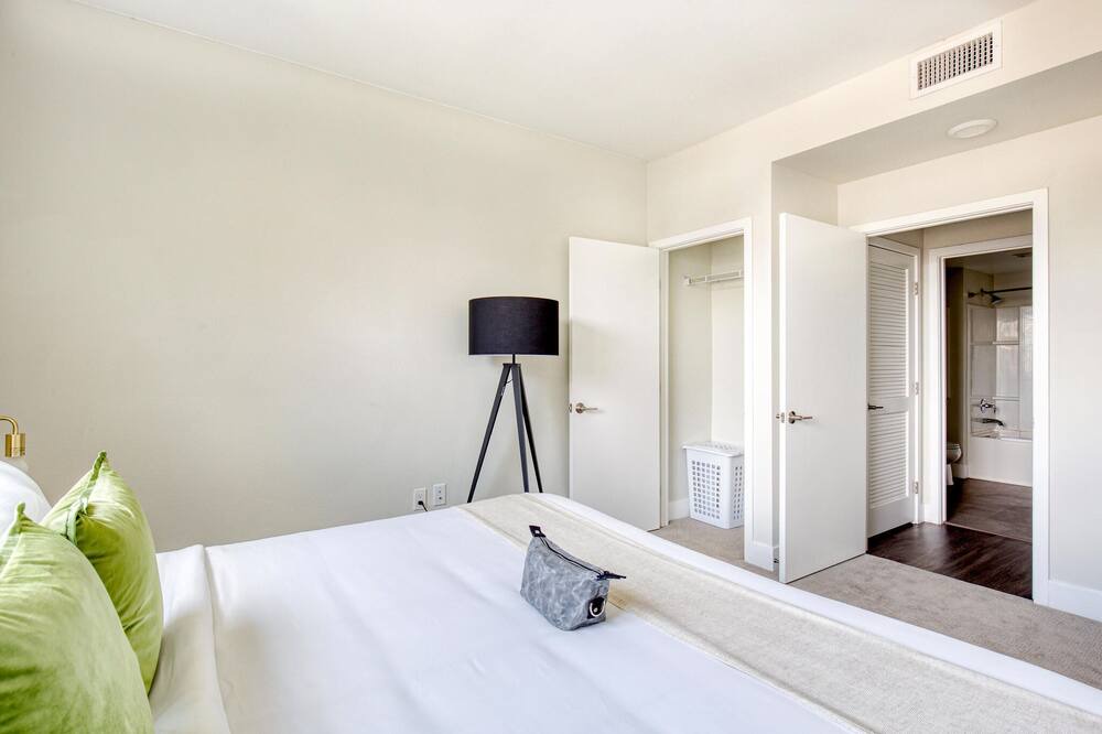 Photo of Bedroom in Centerville
