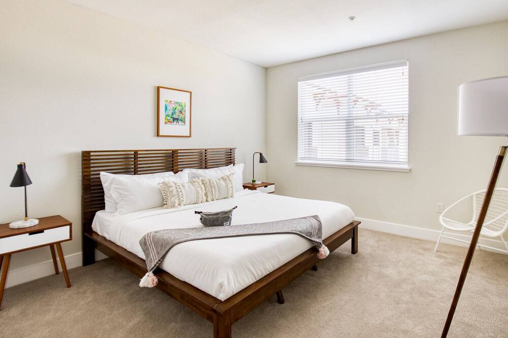 Photo of Bedroom in Centerville
