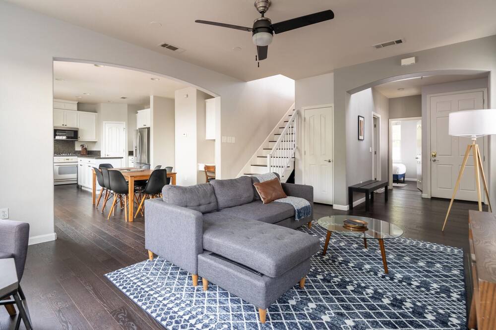 Photo of Livingroom in San Ramon