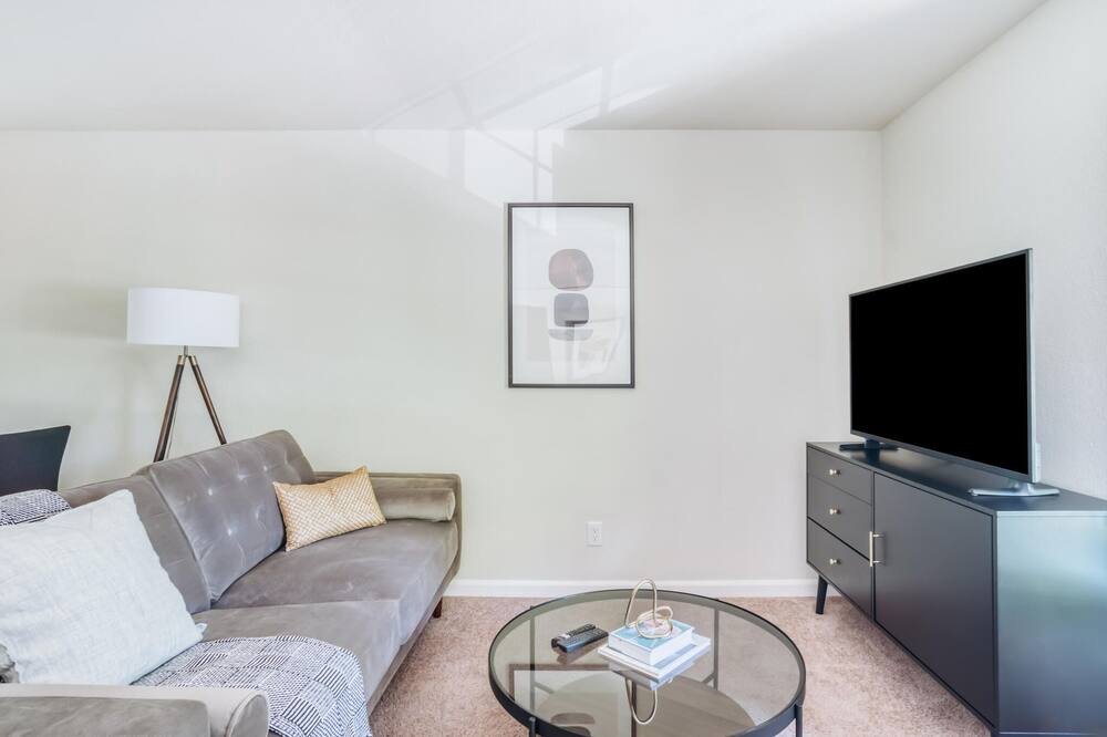 Photo of Livingroom in Walnut Creek