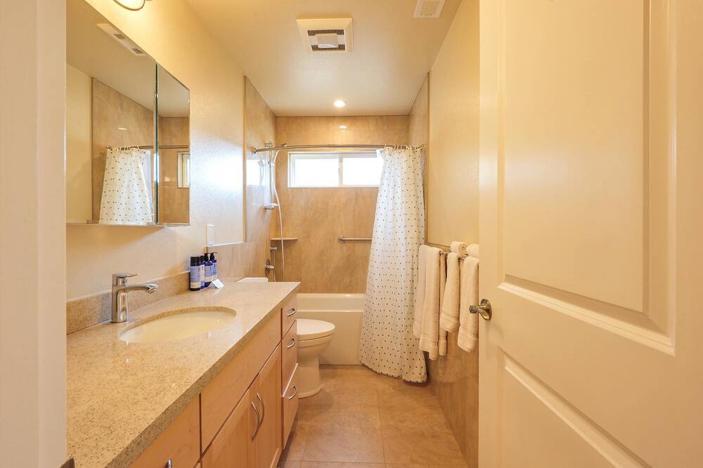 Photo of Bathroom in Nimitz