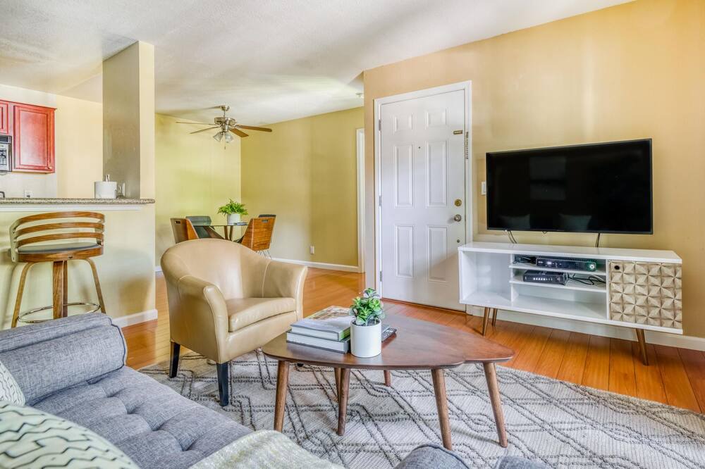 Photo of Livingroom in Centerville