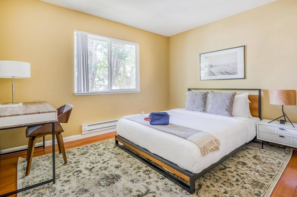 Photo of Bedroom in Centerville