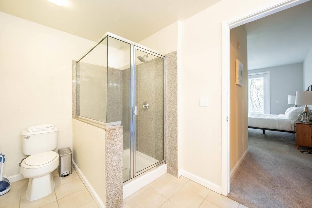 Photo of Bathroom in Central San Mateo