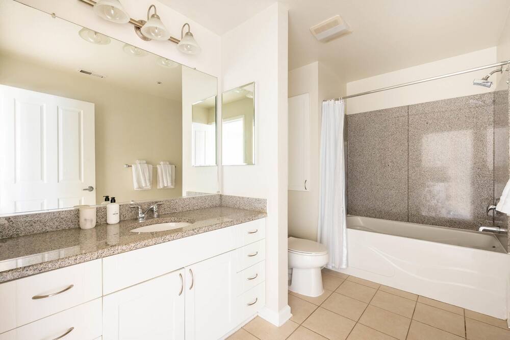 Photo of Bathroom in Central San Mateo