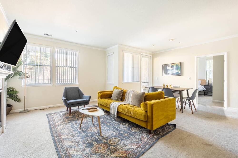 Photo of Livingroom in Central San Mateo