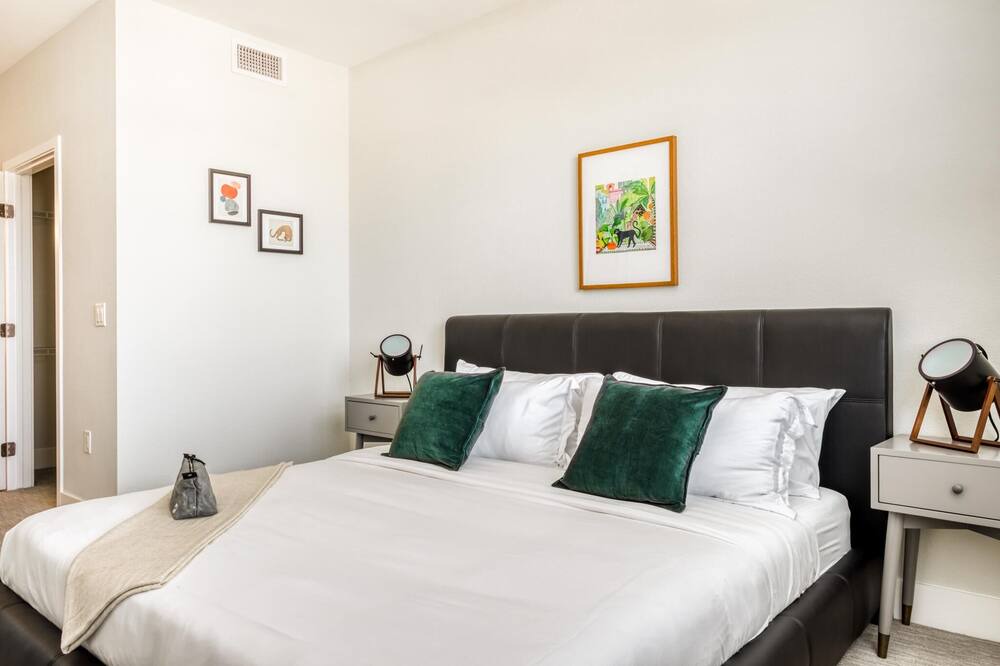Photo of Bedroom in Centerville