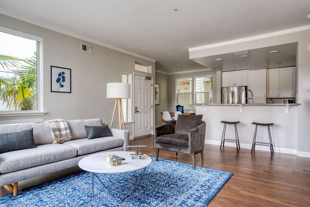 Photo of Livingroom in Central San Mateo