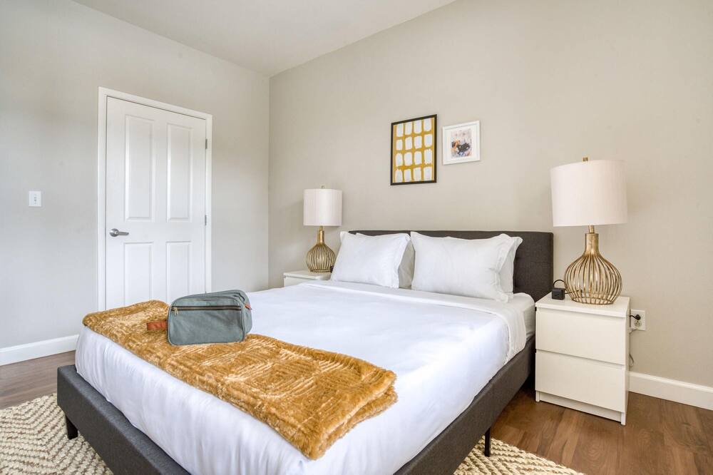 Photo of Bedroom in Central San Mateo