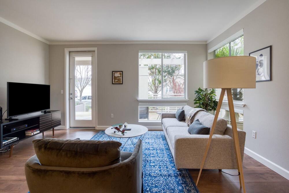 Photo of Livingroom in Central San Mateo