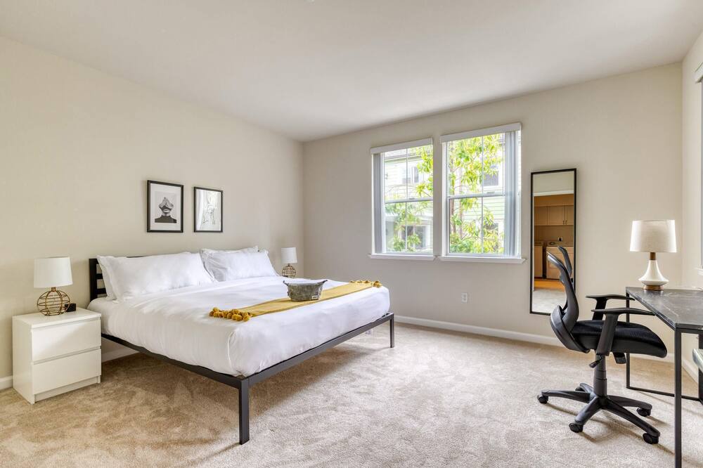 Photo of Bedroom in Central San Mateo