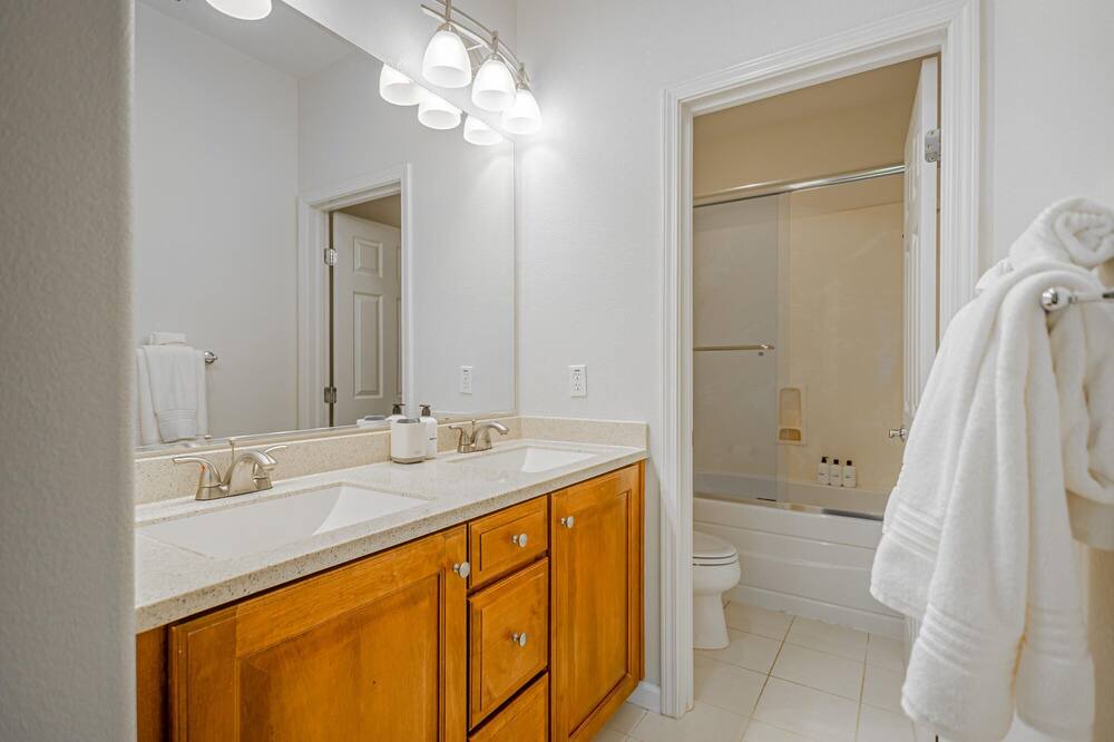Photo of Bathroom in Union City