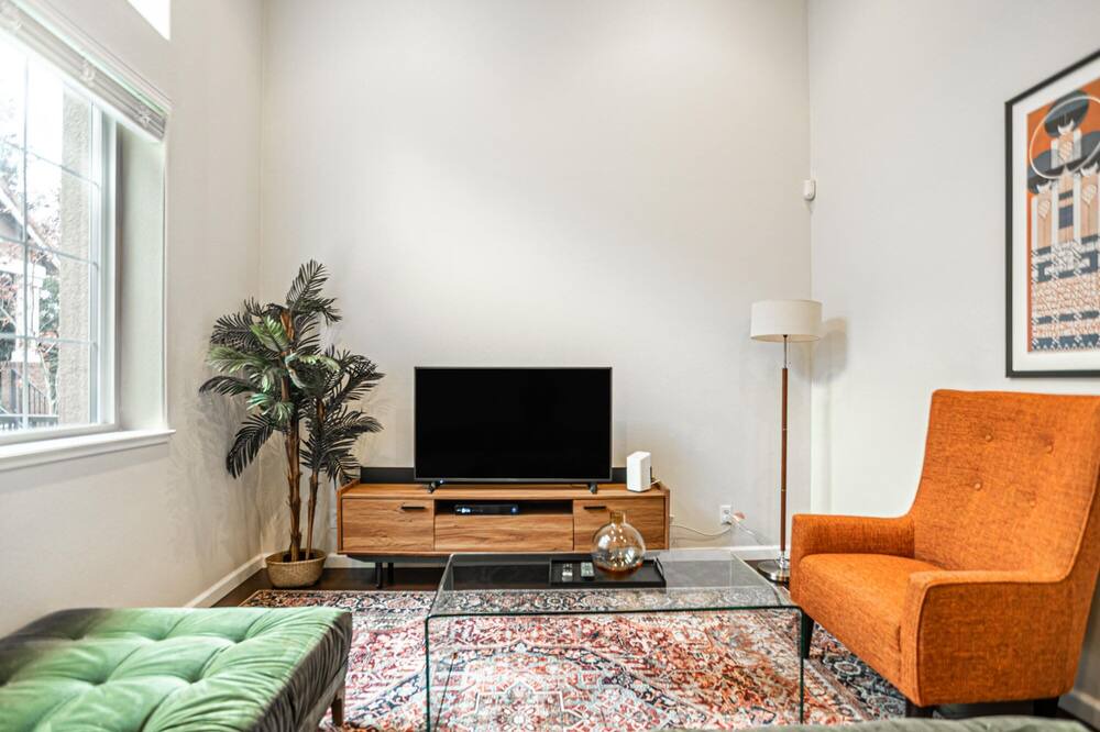 Photo of Livingroom in Union City