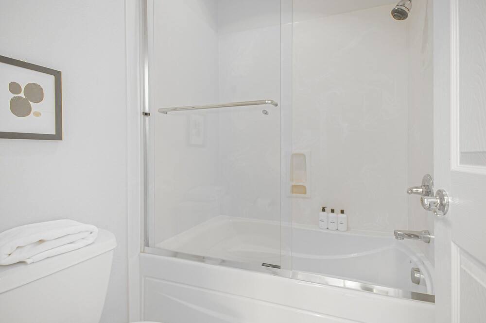Photo of Bathroom in Union City