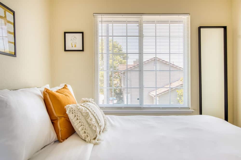 Photo of Bedroom in Almaden