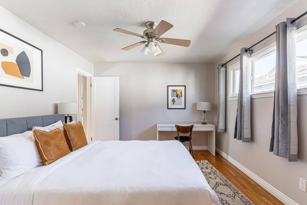 Photo of Bedroom in San Leandro
