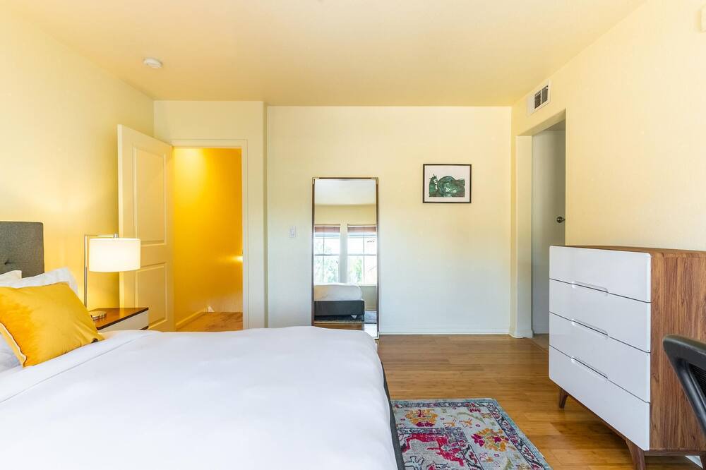 Photo of Bedroom in Willow Glen