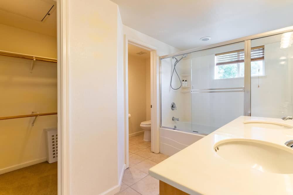 Photo of Bathroom in Willow Glen