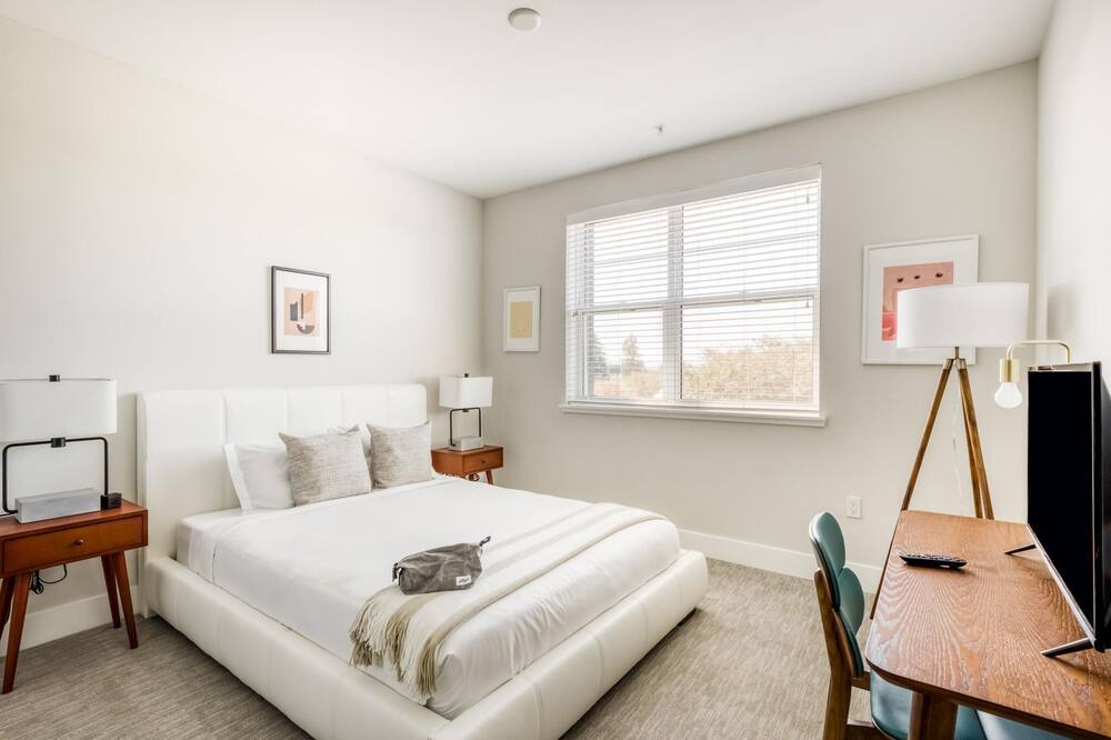 Photo of Bedroom in Centerville