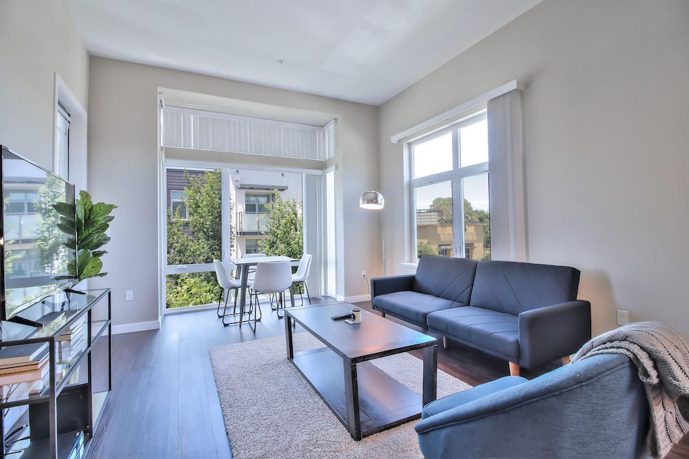 Photo of Livingroom in Cupertino