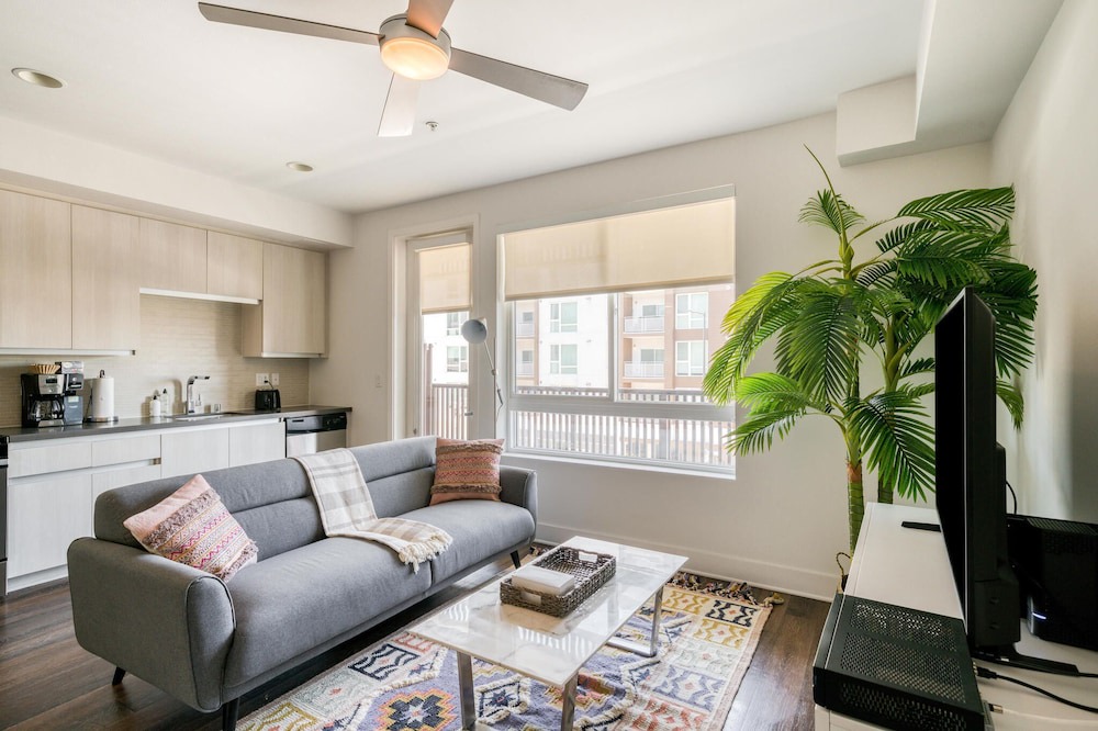 Photo of Livingroom in Downtown