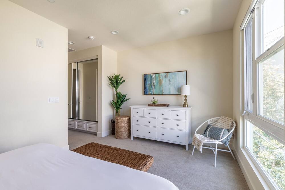 Photo of Bedroom in Hillsdale