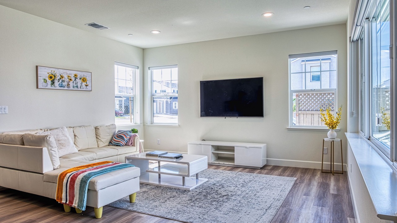Photo of Livingroom in Tracy