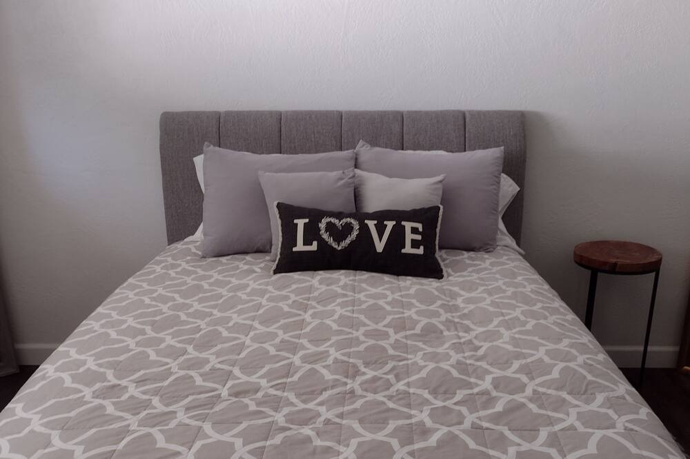 Photo of Bedroom in Garberville