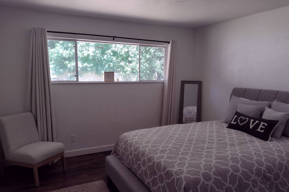 Photo of Bedroom in Garberville