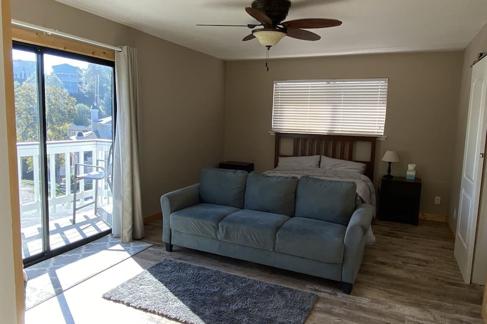 Photo of Livingroom in Copperopolis