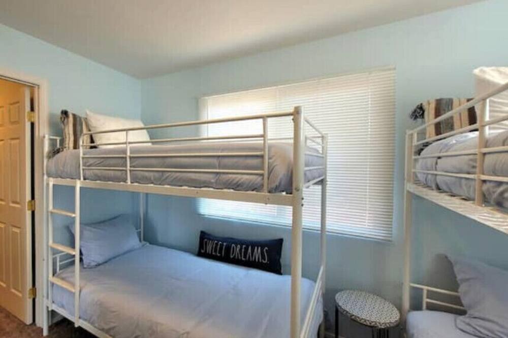Photo of Bedroom in Lake Isabella
