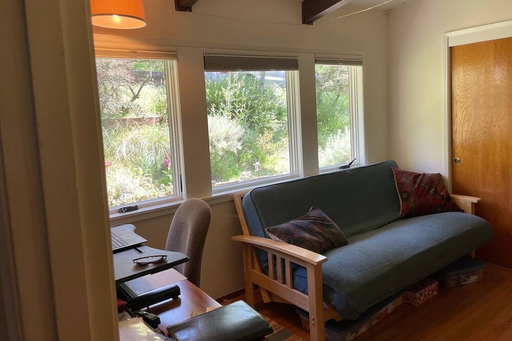 Photo of Livingroom in Berkeley Hills