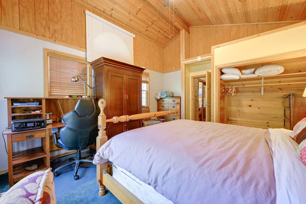 Photo of Bedroom in California Hot Springs