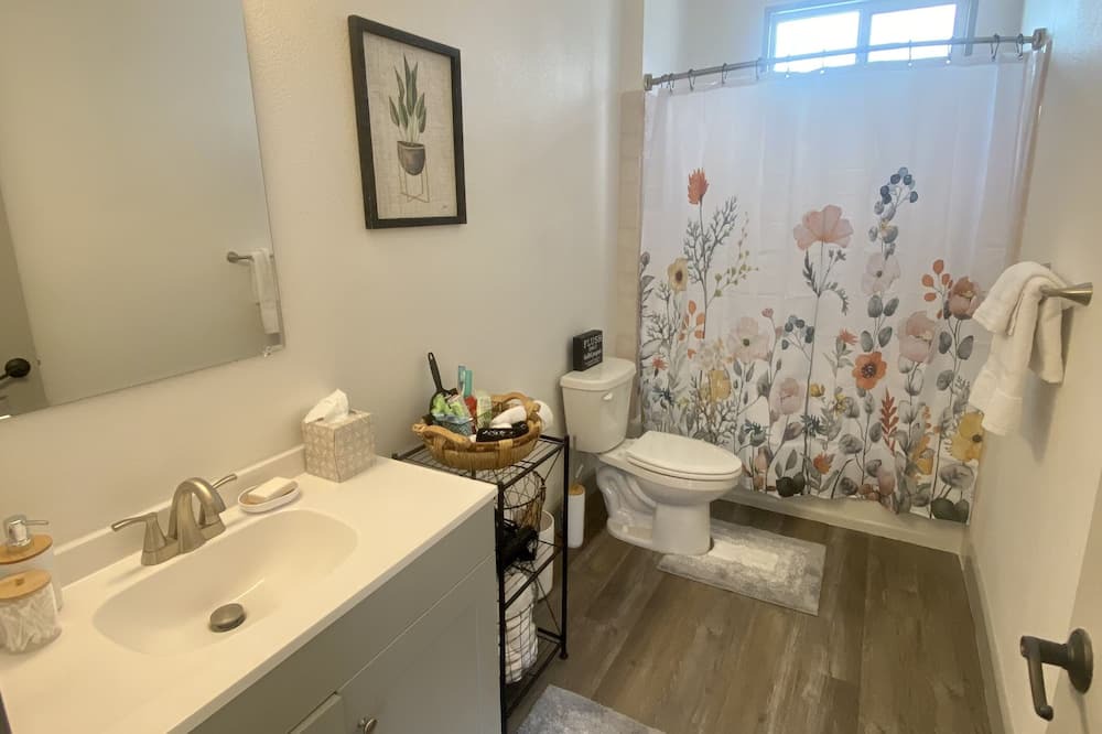 Photo of Bathroom in Winnemucca