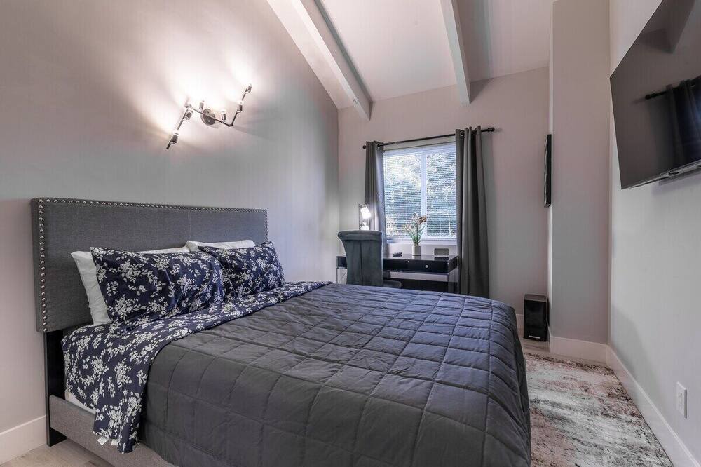 Photo of Bedroom in Menlo Park