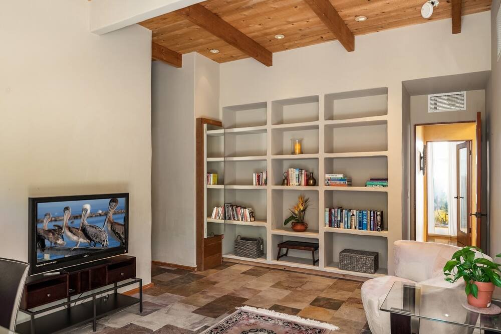 Photo of Livingroom in Carmel Highlands