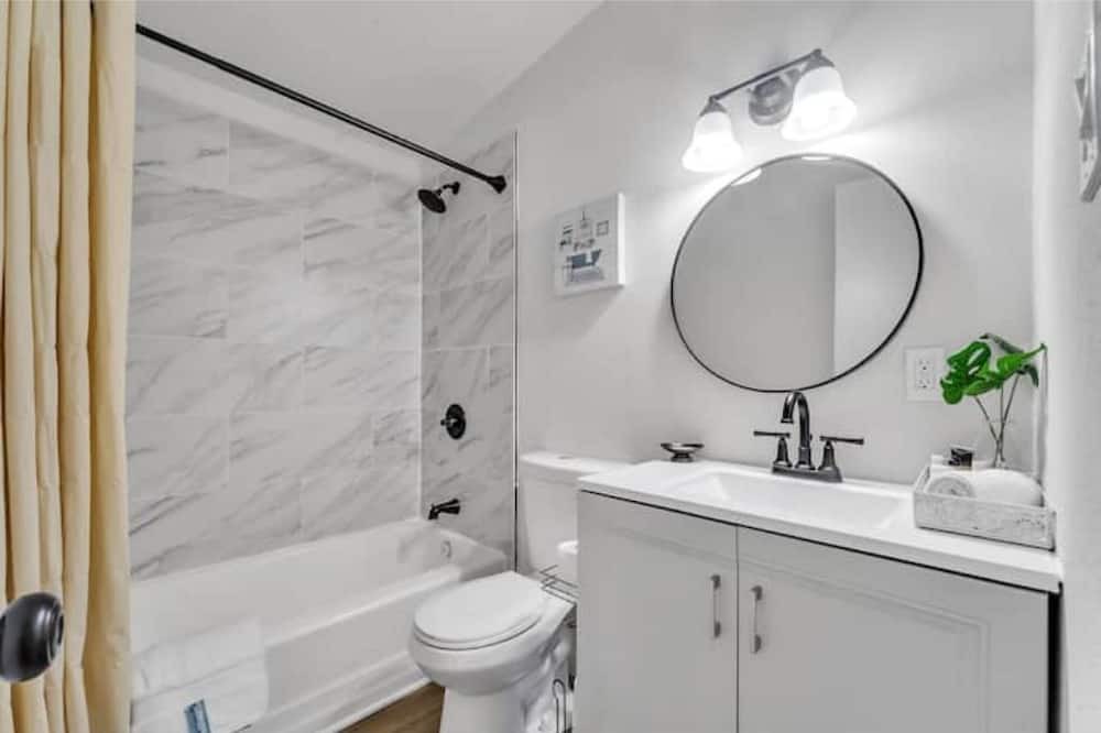 Photo of Bathroom in California City