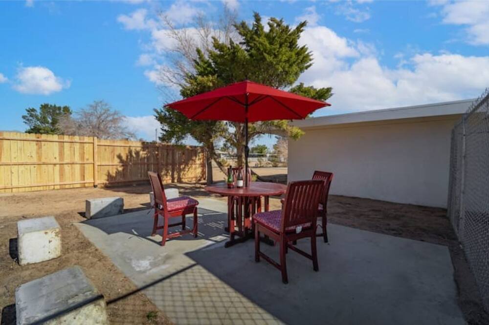 Photo of Patio Balcony in California City