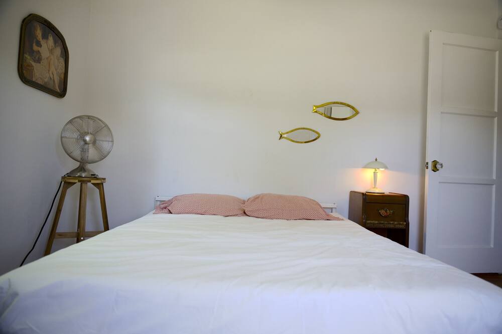 Photo of Bedroom in Oleander - Sunset