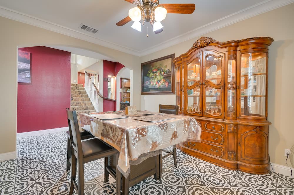 Photo of Livingroom in Atwater