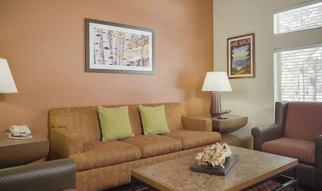 Photo of Livingroom in Round Hill Village
