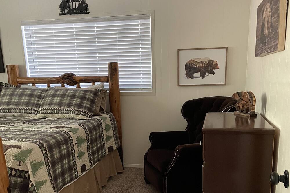 Photo of Bedroom in Mi-Wuk Village